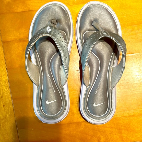 nike gel sole flip flops
